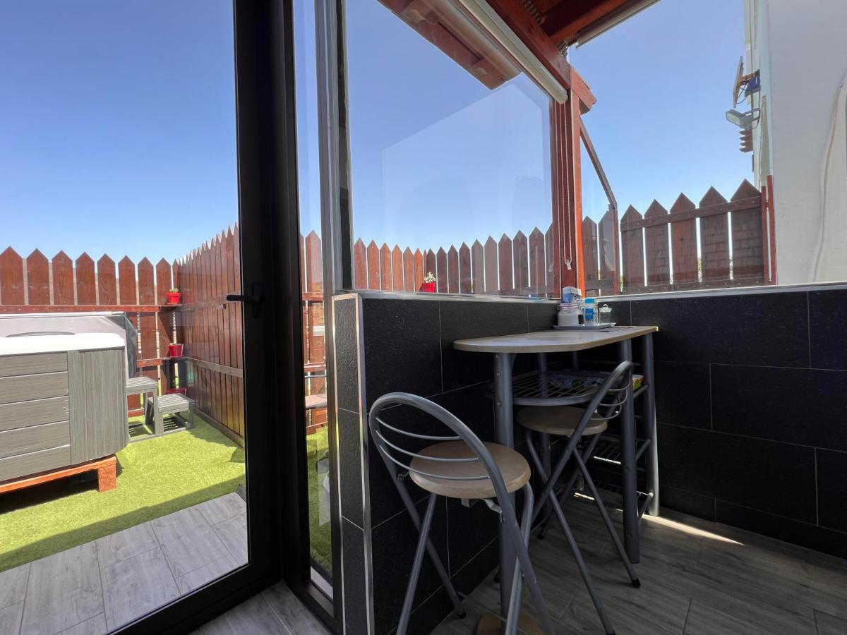 شقة Estudio Agradable, Con Jacuzzi, Terraza Y Barbacoa, Totalmente Independiente كوراليهو المظهر الخارجي الصورة