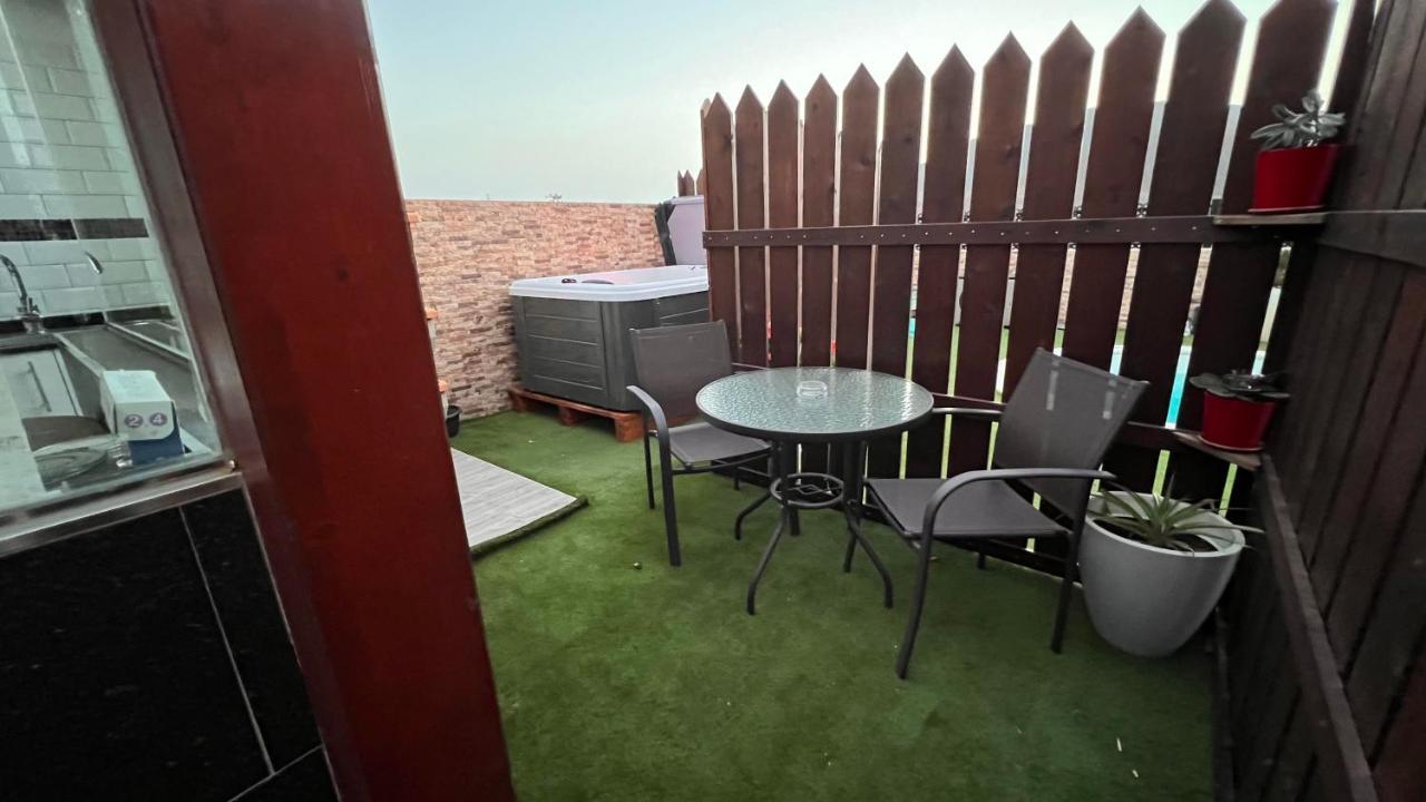 شقة Estudio Agradable, Con Jacuzzi, Terraza Y Barbacoa, Totalmente Independiente كوراليهو المظهر الخارجي الصورة