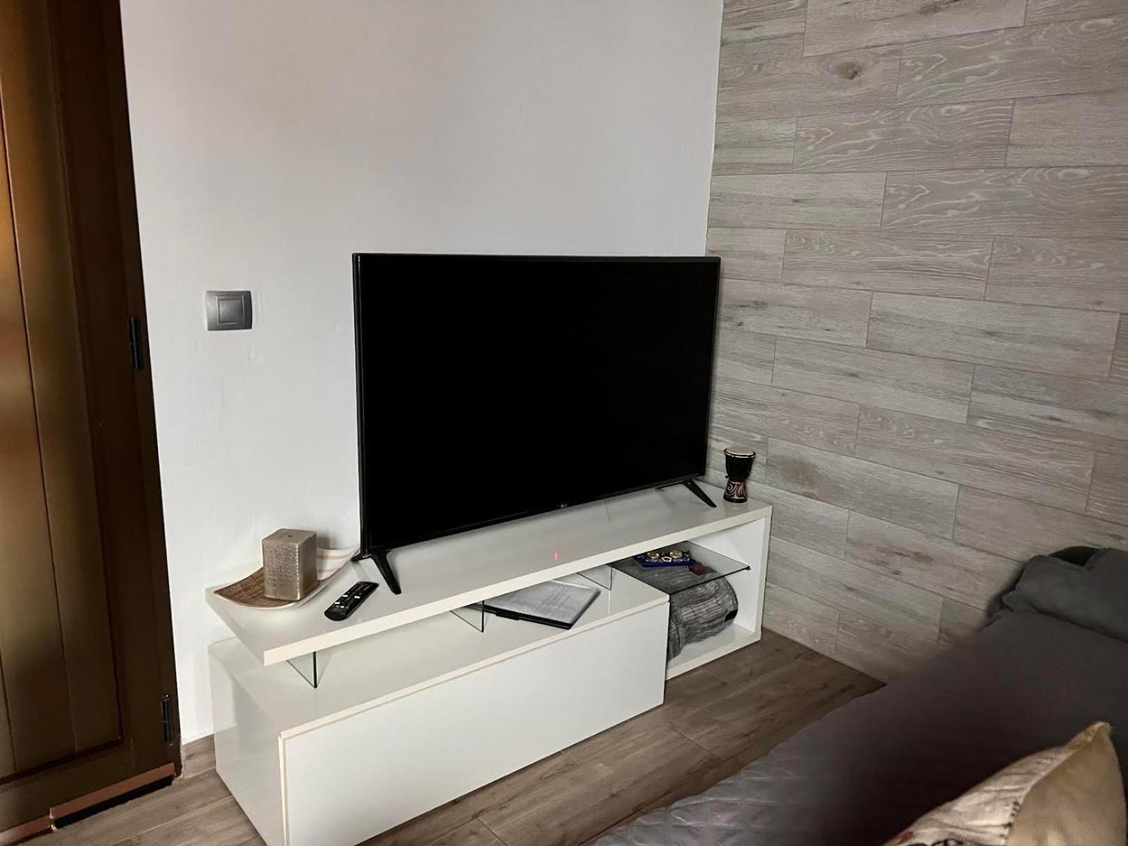 شقة Estudio Agradable, Con Jacuzzi, Terraza Y Barbacoa, Totalmente Independiente كوراليهو المظهر الخارجي الصورة